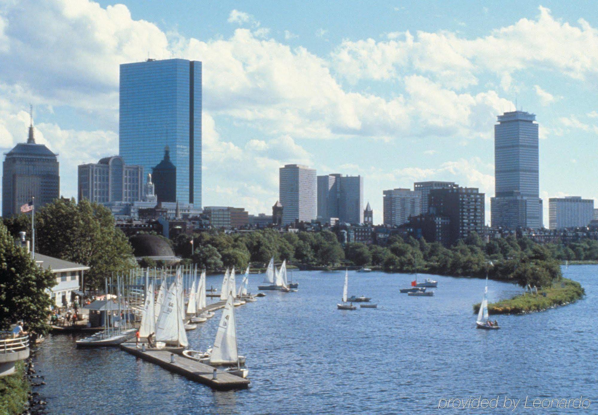 Hotel Indigo Boston - Newton Riverside Exterior photo