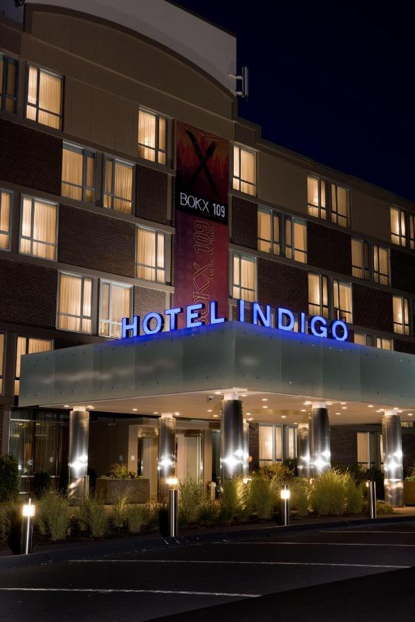 Hotel Indigo Boston - Newton Riverside Exterior photo